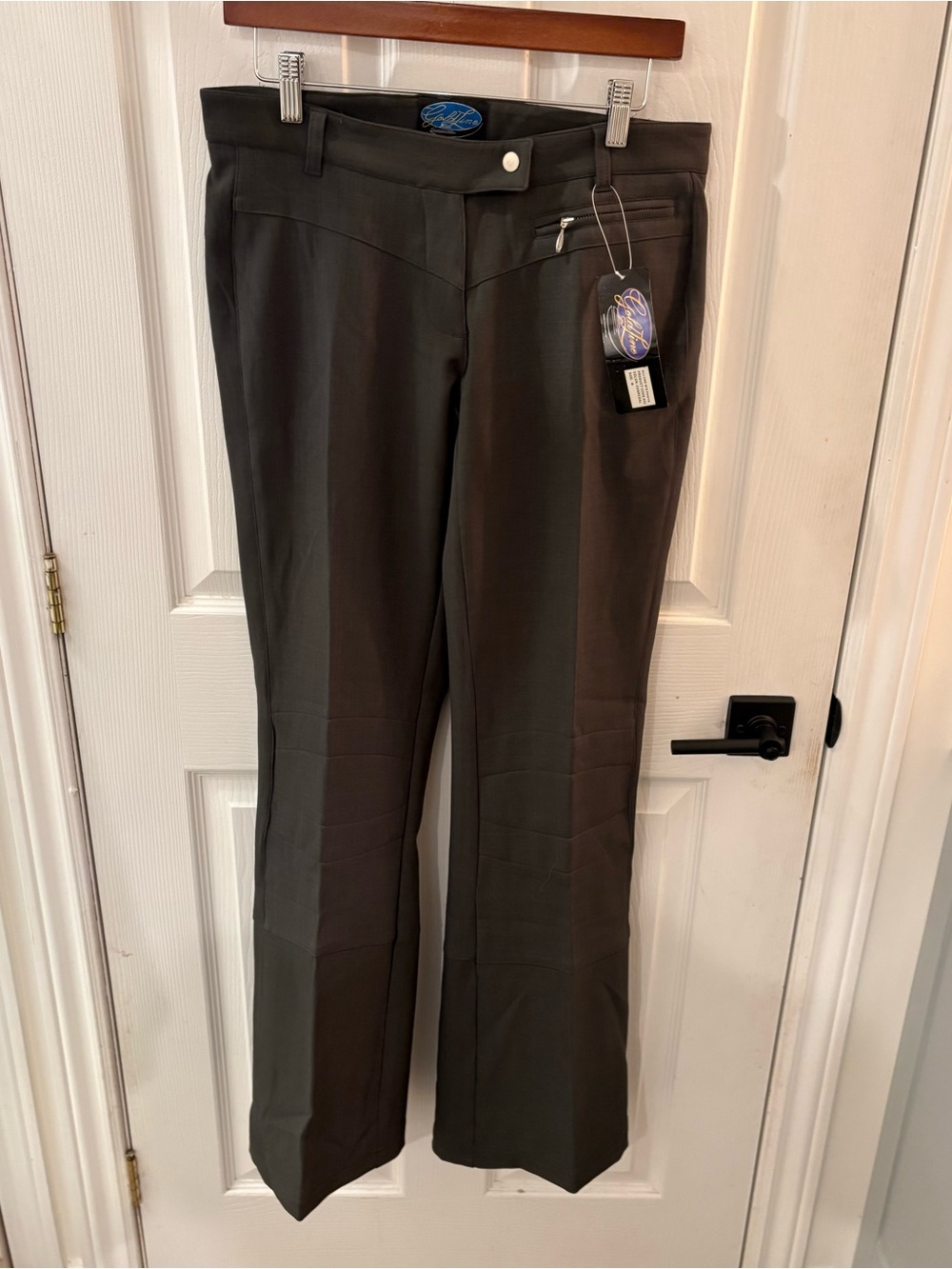 Gold Line Curling pants in charcoal